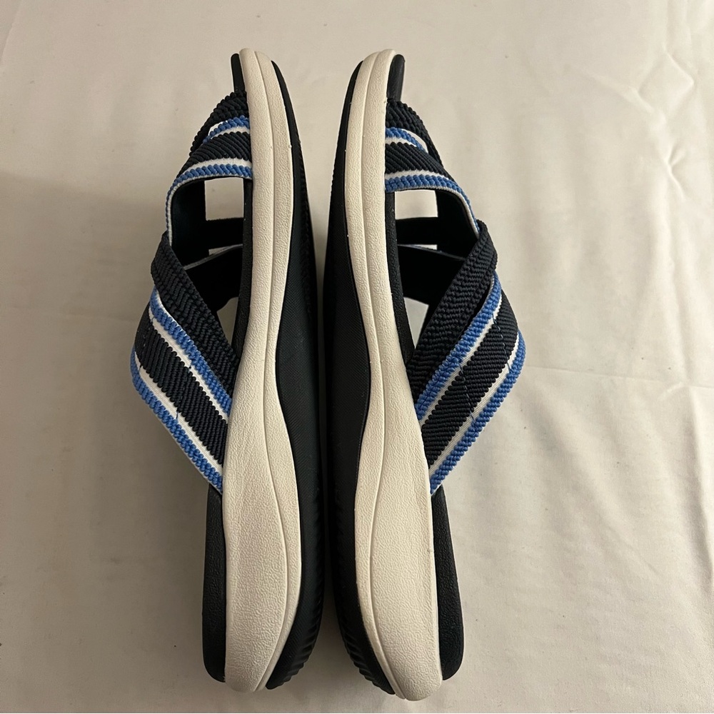 CLARKS SANDALS, Size 7, Mira Isle Navy Textile Comfort Cross Strap Sandals, NEW.